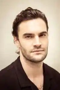 Tom Bateman