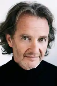 Anton Lesser